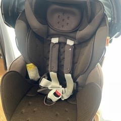 【価格交渉OK】チャイルドシート・ベッド アップリカ フラディアSの画像