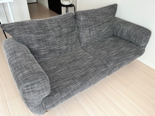 2.5人掛けソファ グレー 木脚 無垢材 北欧デザイン