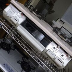 美品　高年式　2019年製　リンナイ 【LPガス用】ガステーブル(左強火力)  パールピンクベージュ/クリームトーン RKGC654E7L　人気カラー　タイマー付き♪の画像