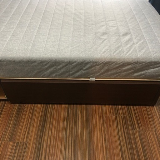 IKEAマットレスと木製ベッド引き出し付き