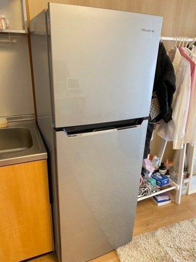 【購入予定者あり】ハイセンス 冷蔵庫 幅55cm 227L シルバー HR-B2302 2ドア 右開き 大容量冷蔵室174L 自動霜取り スリム