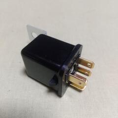発送対応します！DR30 R30 s130z s110 などに　リレー　25230-W1300 25230-C99007 新品　日産　スバル　20A　旧車　L28 FJ20 フューエルポンプの画像