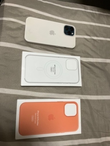 iPhone 12 Pro Max 純正シリコンケース
