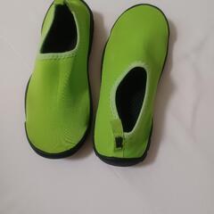 ウォーターシューズ