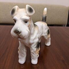 テリア　置物　陶器の画像