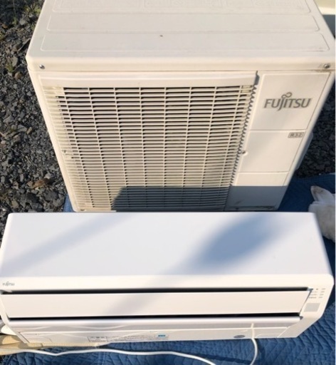 富士通　冷暖房中古エアコン　2014年製