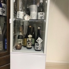 お酒のディスプレイとして使ってました。