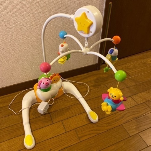 ベビーベッドとメリーのセット