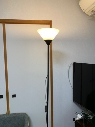 IKEA フロアアップライト