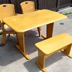 ダイニングテーブルと椅子４点セット