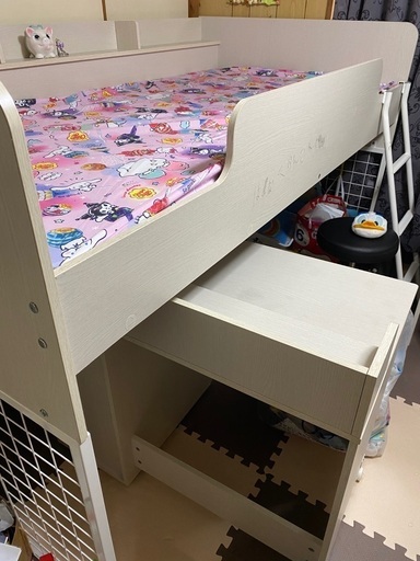 ニトリ　机.タンス.本棚付き二段ベッド　値段交渉okです！
