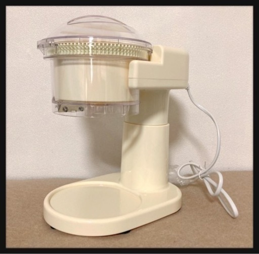 ご購入者様決定꒰未開封꒱簡単操作 バラして水洗い可能 電動かき氷器 クリーム色  キッチン用品