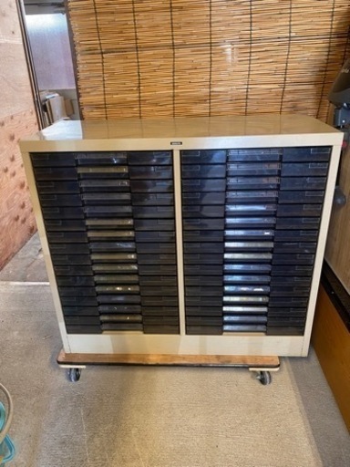 コクヨ トレーキャビネット A3横16段2列