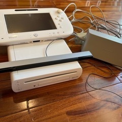 Wii U 本体 32g ＋ 付属品 ＋ ソフトの画像