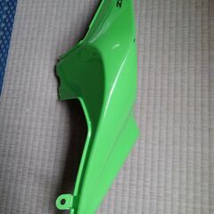 カワサキ　純正　ニンジャ250Rリヤ－カバ－36040-0061