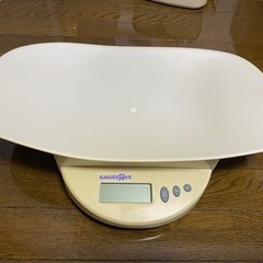 体重計　赤ちゃんグッズ　子育てグッズ