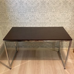 IKEAのテレワークデスク　学習机　パソコンデスク