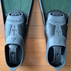 【Cressi】【1回のみ使用】クレッシイ ロングフィンの画像