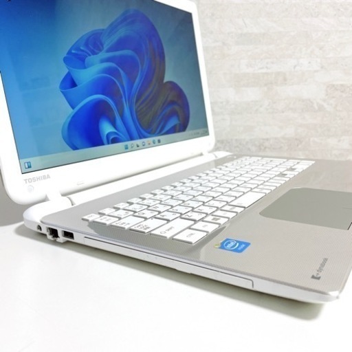 東芝 Dynabook ノートパソコン 事務作業などにオススメ！
