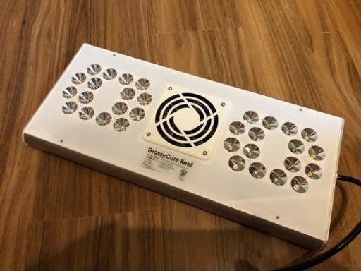 決まりました！！水槽のライトです。