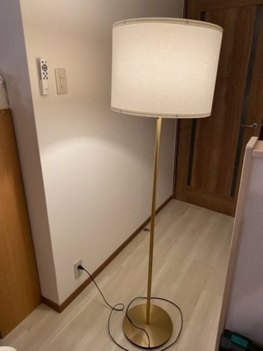 イケア　フロアランプ取りに来られる方でしたら助かります^ ^
