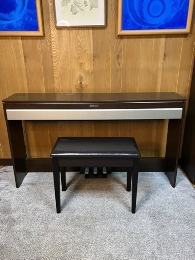 YAMAHA ARIUS ヤマハ アリウス 電子ピアノ 専用のイス付き