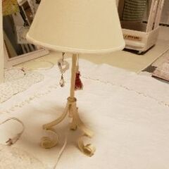 可愛い照明スタンドです。