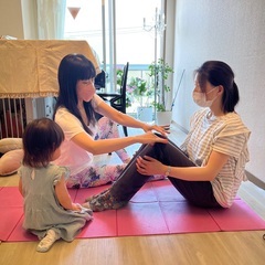 お子様と親御さんのための優しいヨガの画像