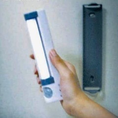 ★安全安心 新品 人感センサーLEDライト 足元灯 防災 高齢者