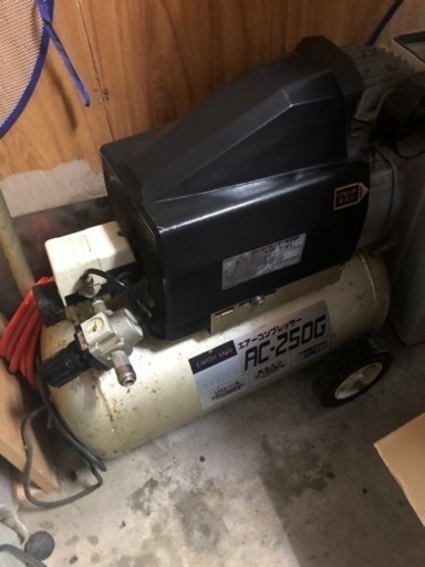 エアーコンプレッサータンク容量25リットル