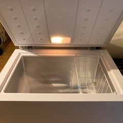 【値引き可早い者勝ち】業務用冷凍庫　142l   ストッカーの画像
