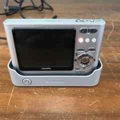 取引場所 南観音 V2207-132 コンパクトデジカメ FUJIFILM FINEPIX Z1【接続ケーブル一部破損】の画像