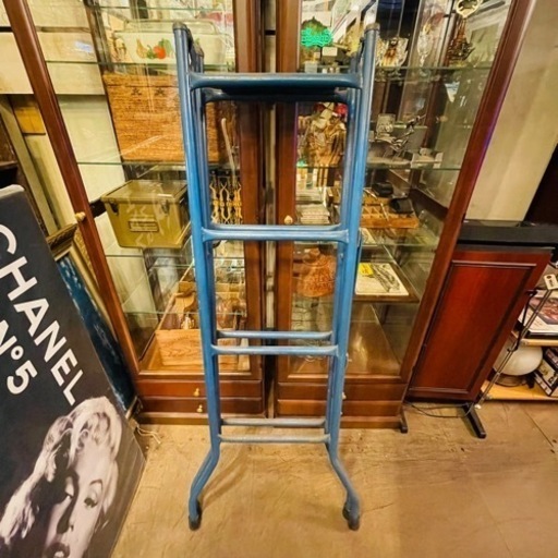 《売約済》　アイアン脚立　はしご　アイアン　レトロ　ヴィンテージ　アイアン　梯子　レトロ　脚立　中古　リメイク　昭和レトロ　日曜大工 　DIY 什器　ガーデニング　ディスプレイ　アンティーク　ビンテージ　工具　ペンキ　花台　道具　脚立　レトロ　脚立　ヴィンテージ　アンティーク　オブジェ　古道具　古民家　店鋪　男前　アトリエ　工房　ギャラリー　ラック　インダストリアル　ラダー　アイアン　検　USA アメリカ　シャビー　インテリア　ブルックリン