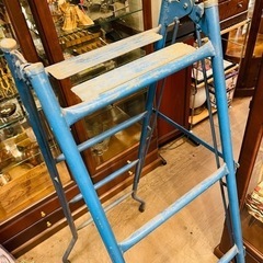 《売約済》　アイアン脚立　はしご　アイアン　レトロ　ヴィンテージ　アイアン　梯子　レトロ　脚立　中古　リメイク　昭和レトロ　日曜大工 　DIY 什器　ガーデニング　ディスプレイ　アンティーク　ビンテージ　工具　ペンキ　花台　道具　脚立　レトロ　脚立　ヴィンテージ　アンティーク　オブジェ　古道具　古民家　店鋪　男前　アトリエ　工房　ギャラリー　ラック　インダストリアル　ラダー　アイアン　検　USA アメリカ　シャビー　インテリア　ブルックリン　の画像
