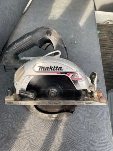 最終値引きmakita 充電式丸ノコ