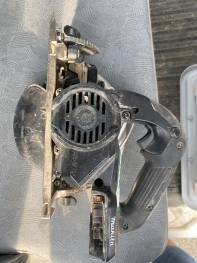 最終値引きmakita 充電式丸ノコ