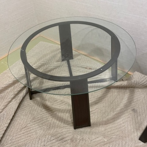 ガラステーブル