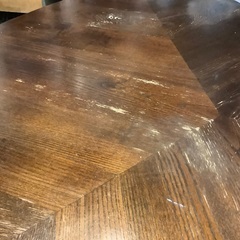 おむすび型ダイニングテーブルの画像