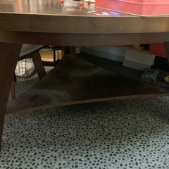 おむすび型ダイニングテーブルの画像