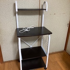 【7/5配達できます】キッチン台　キッチンラック　コンセント2つ付の画像
