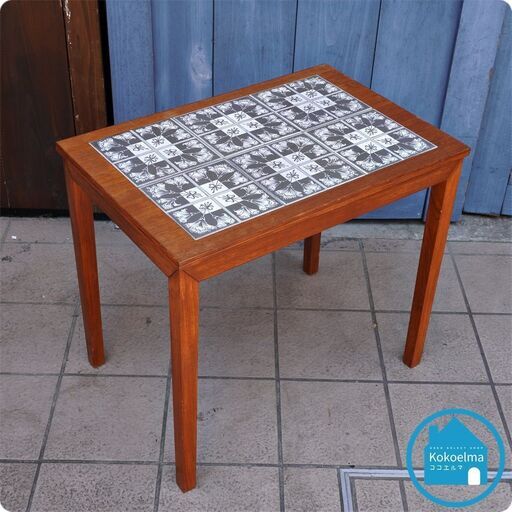 デンマーク製のチーク材タイルトップのサイドテーブルです。花が描かれたタイルが目を引くコーヒーテーブル。温かみのあるチーク材とタイルの組み合わせが存在感のあるヴィンテージ家具ですCF414
