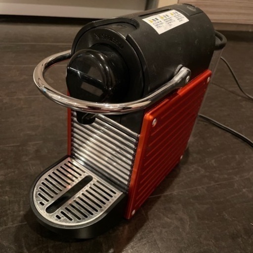 ネスプレッソコーヒーメーカー　ピクシー