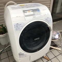 🚛🚛大阪市内配達設置無料🚛🚛⁉美品日立ドラム洗濯機乾燥機付き　９キロ🉐⭕️保証付き