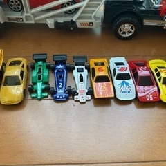 トミカなど車セットの画像