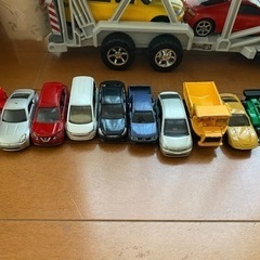トミカなど車セットの画像