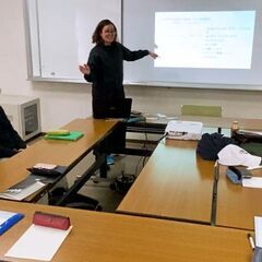 埼玉県春日部市で開催、チュニジア人フランス語講師アムナ先生が教える初級フランス語教室の画像