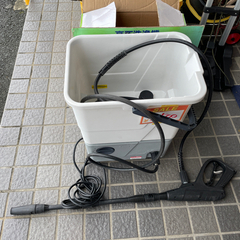 高圧洗浄機❗️IRIS OHYAMA❗️タンク式❗️水道ホース不要で使い方らくらく✨の画像