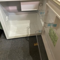 【一旦〆ます】未使用品　小型冷蔵庫（ビジホによくあるやつです）の画像