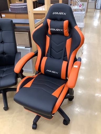 ゲーミングチェア　ブラック×オレンジ