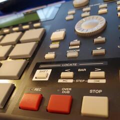 Akai MPC1000bk サンプラー